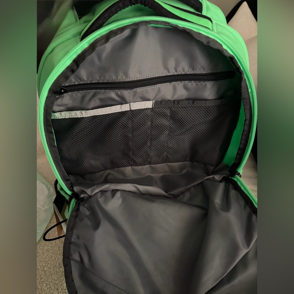 THE NORTH FACE Jester Commuter Laptop Backpack, Chlorophyll Green/TNF Black - Picture 12 of 14